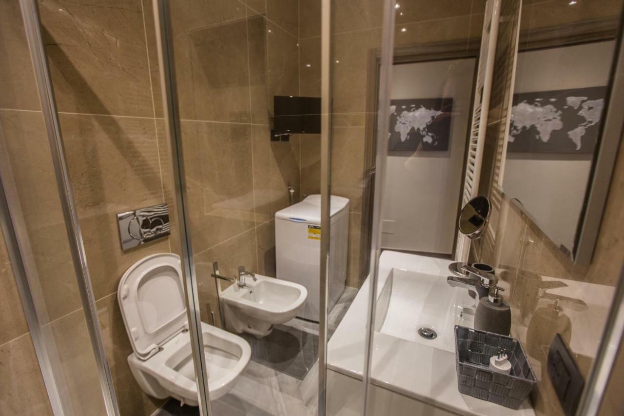 Castle Apartment Near Duomo Milan Bagian luar foto