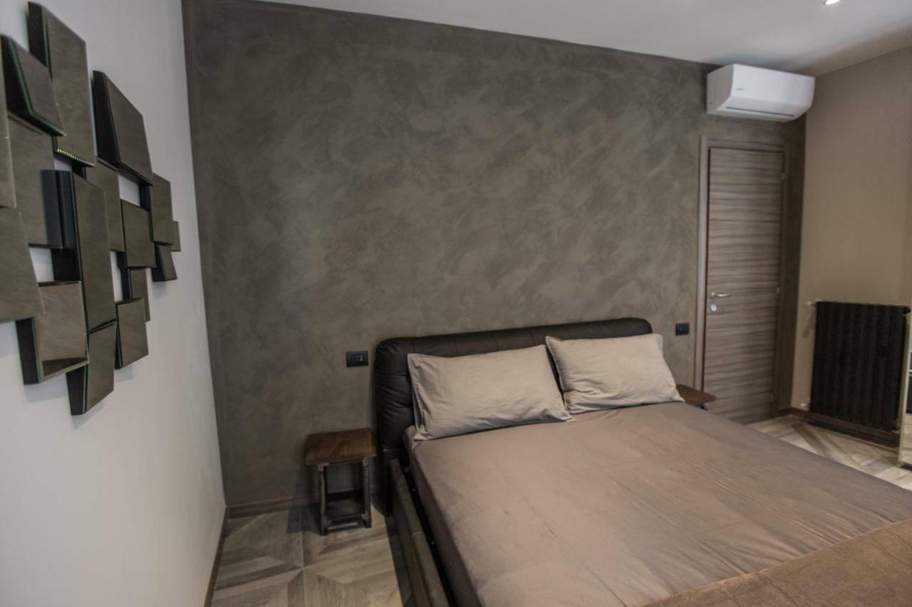 Castle Apartment Near Duomo Milan Bagian luar foto