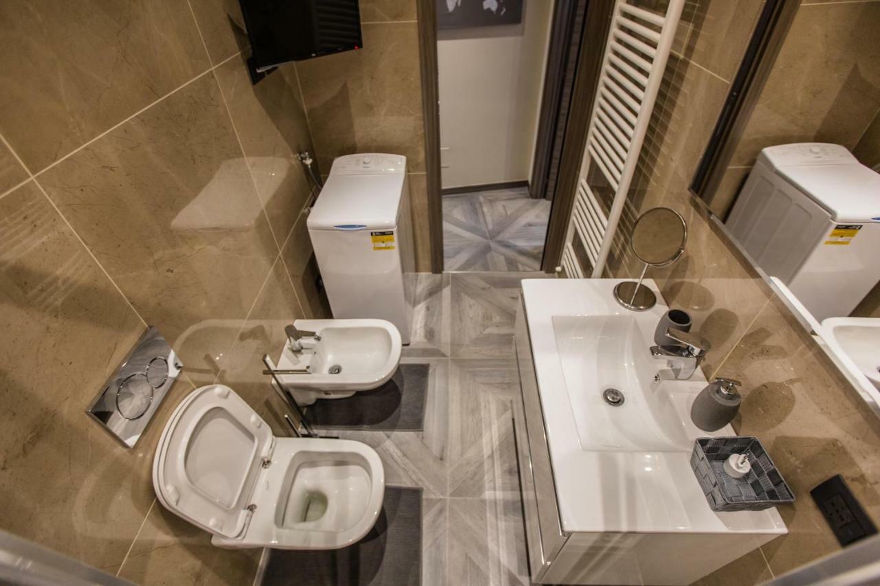 Castle Apartment Near Duomo Milan Bagian luar foto