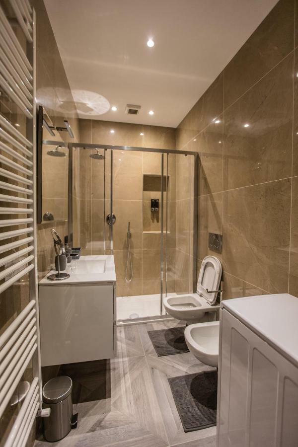 Castle Apartment Near Duomo Milan Bagian luar foto